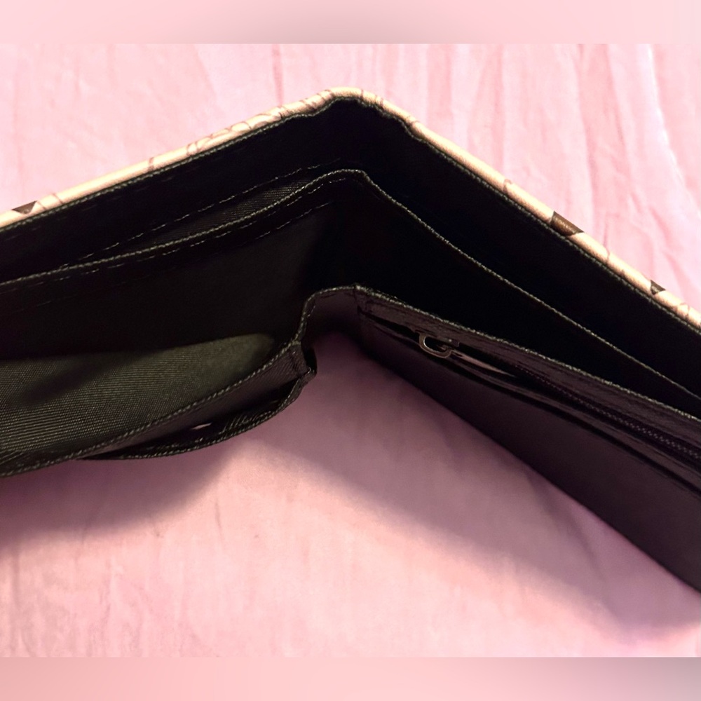 Labubu Wallet - Picture 4 of 4